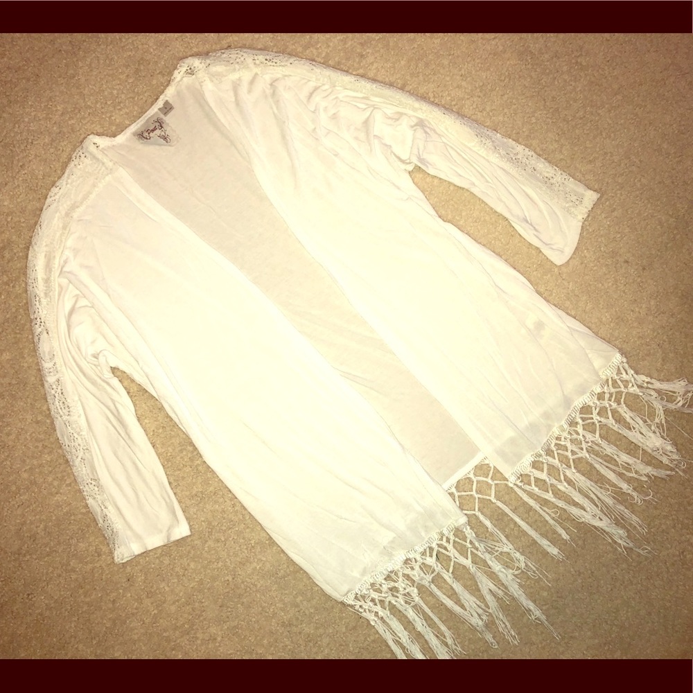 Cardigan fringe and lace